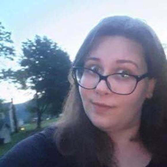 Meet your Posher, Cassandra - Picture 1 of 1